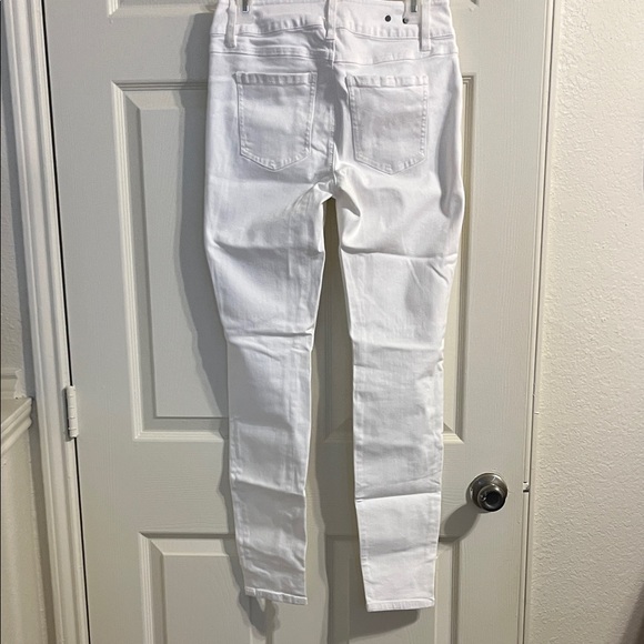 CAbi Women's Crisp White Skinny Jeans - Picture 6 of 6